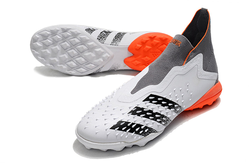 Chuteira Adidas Predator Freak + TF