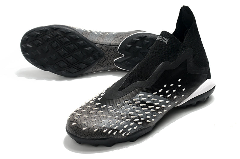 Chuteira Adidas Predator Freak + TF