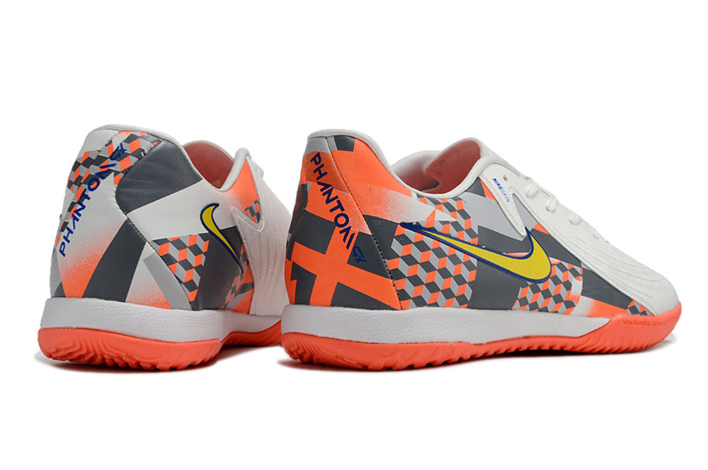 Chuteira Nike Phantom GX 2 IC