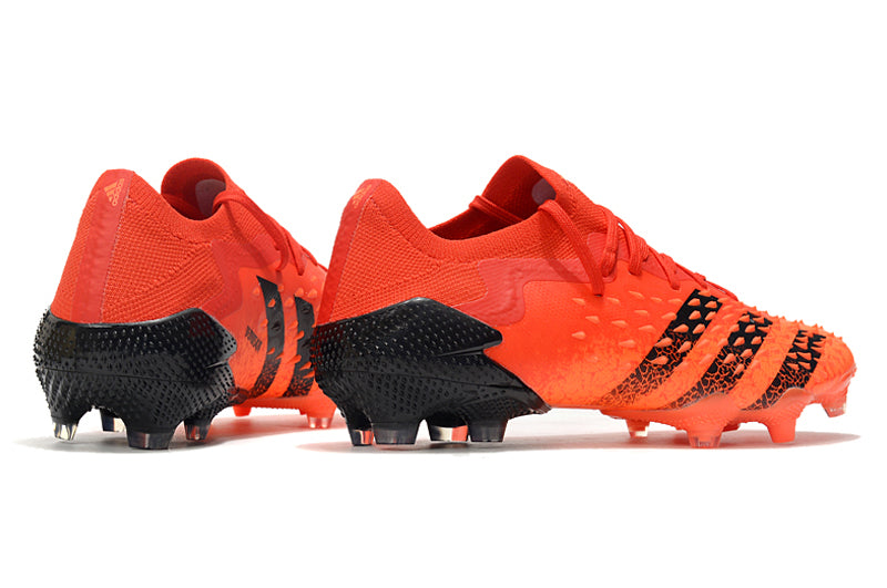 Chuteira Adidas Predator Freak .1 Low FG