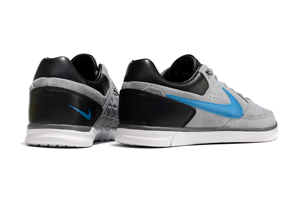 Chuteira Nike Gato IC