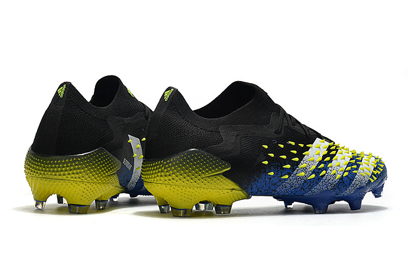 Chuteira Adidas Predator Freak .1 Low FG