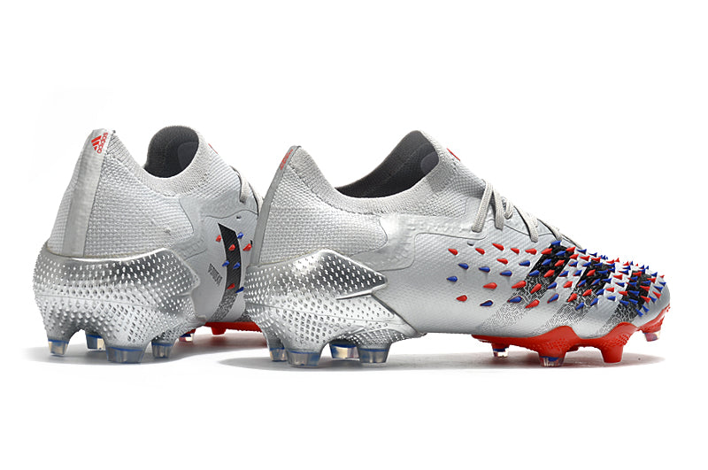 Chuteira Adidas Predator Freak .1 Low FG