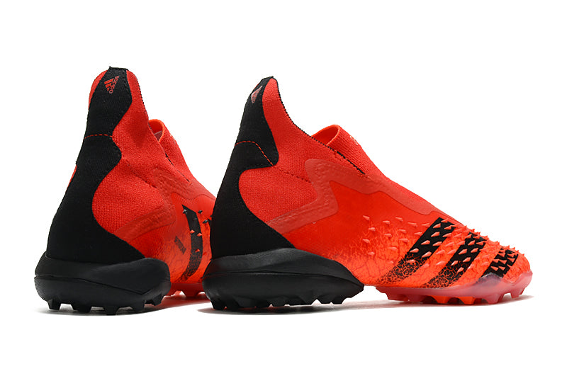Chuteira Adidas Predator Freak + TF