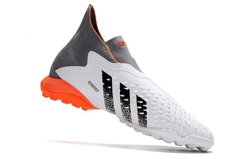 Chuteira Adidas Predator Freak + TF