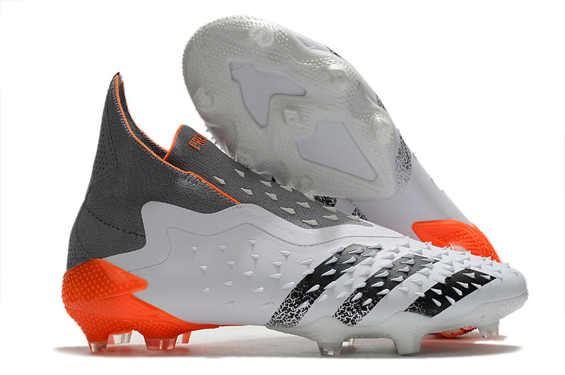 Chuteira Adidas Predator Freack + FG