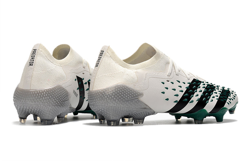 Chuteira Adidas Predator Freak .1 Low FG