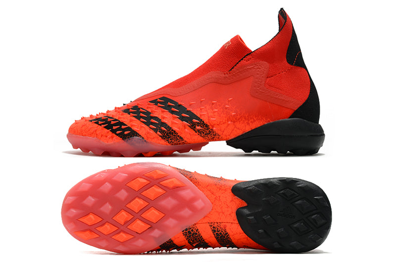 Chuteira Adidas Predator Freak + TF