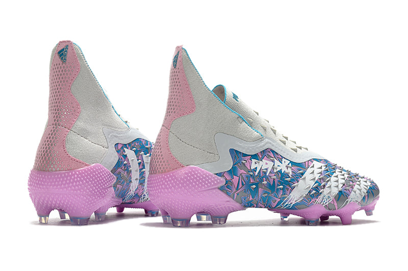 Chuteira Adidas Predator Freack + FG