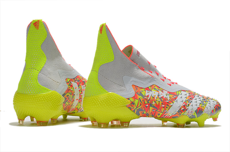 Chuteira Adidas Predator Freack + FG