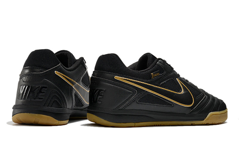 Chuteira Nike SB Gato IC