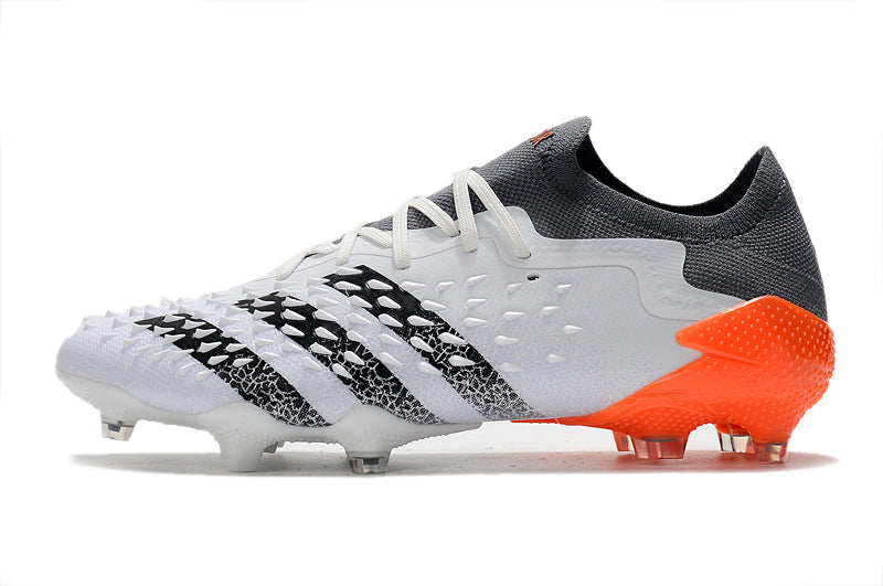 Chuteira Adidas Predator Freak .1 Low FG