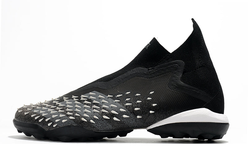 Chuteira Adidas Predator Freak + TF