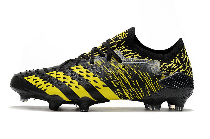 Chuteira Adidas Predator Freak .1 Low FG