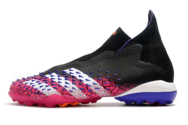 Chuteira Adidas Predator Freak + TF