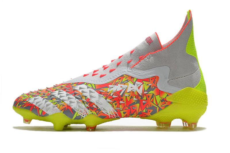 Chuteira Adidas Predator Freack + FG